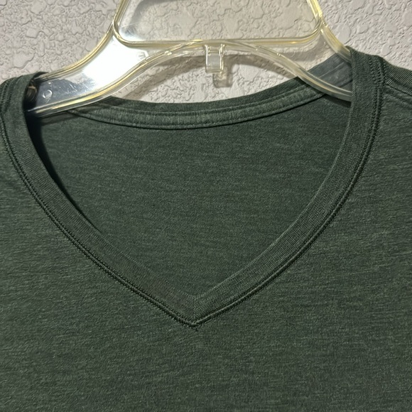 Lululemon Fundamental V-neck Size L - Picture 4 of 4